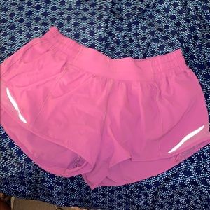BNWOT LULULEMON HOTTY HOT SHORTS 2.5 INSEAM